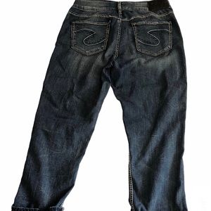 Silver Suki Capris size 29.